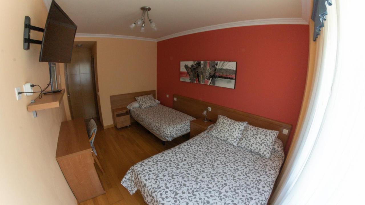 Hostal Santiago 2 Бургос Экстерьер фото