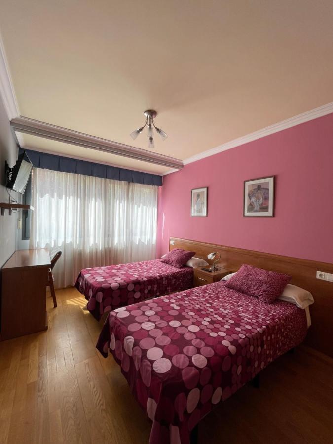 Hostal Santiago 2 Бургос Экстерьер фото