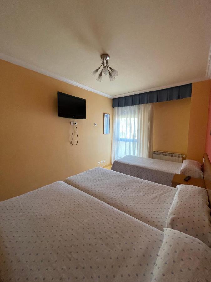 Hostal Santiago 2 Бургос Экстерьер фото