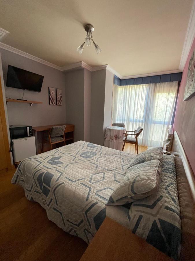 Hostal Santiago 2 Бургос Экстерьер фото