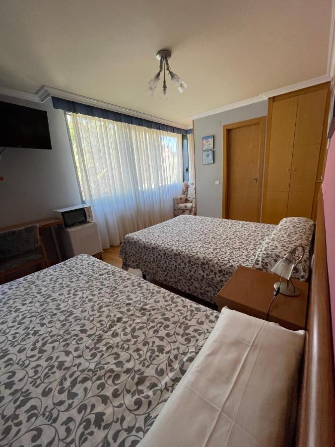 Hostal Santiago 2 Бургос Экстерьер фото
