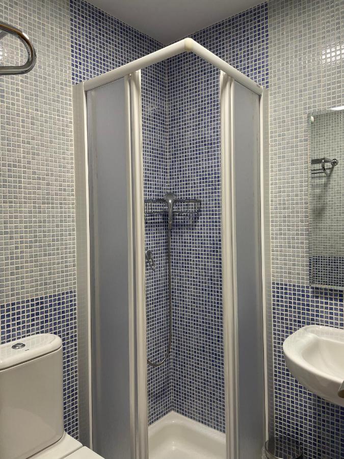 Hostal Santiago 2 Бургос Экстерьер фото