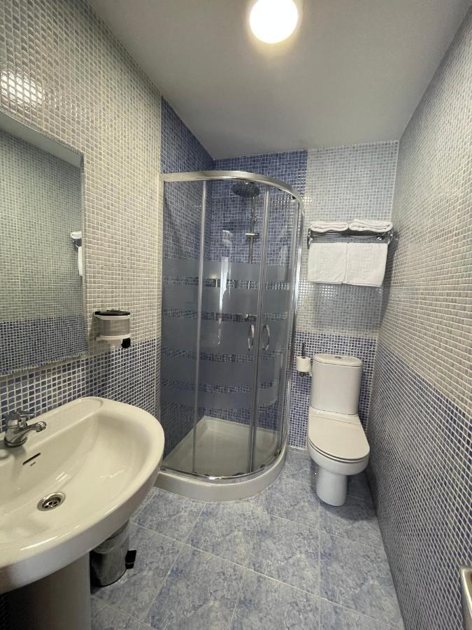 Hostal Santiago 2 Бургос Экстерьер фото