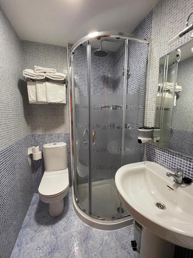 Hostal Santiago 2 Бургос Экстерьер фото