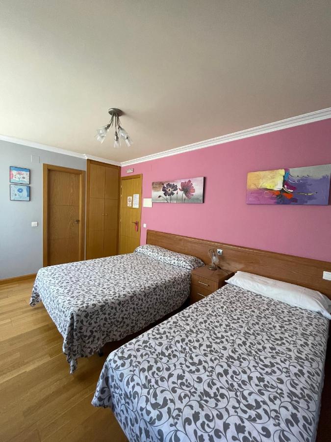 Hostal Santiago 2 Бургос Экстерьер фото