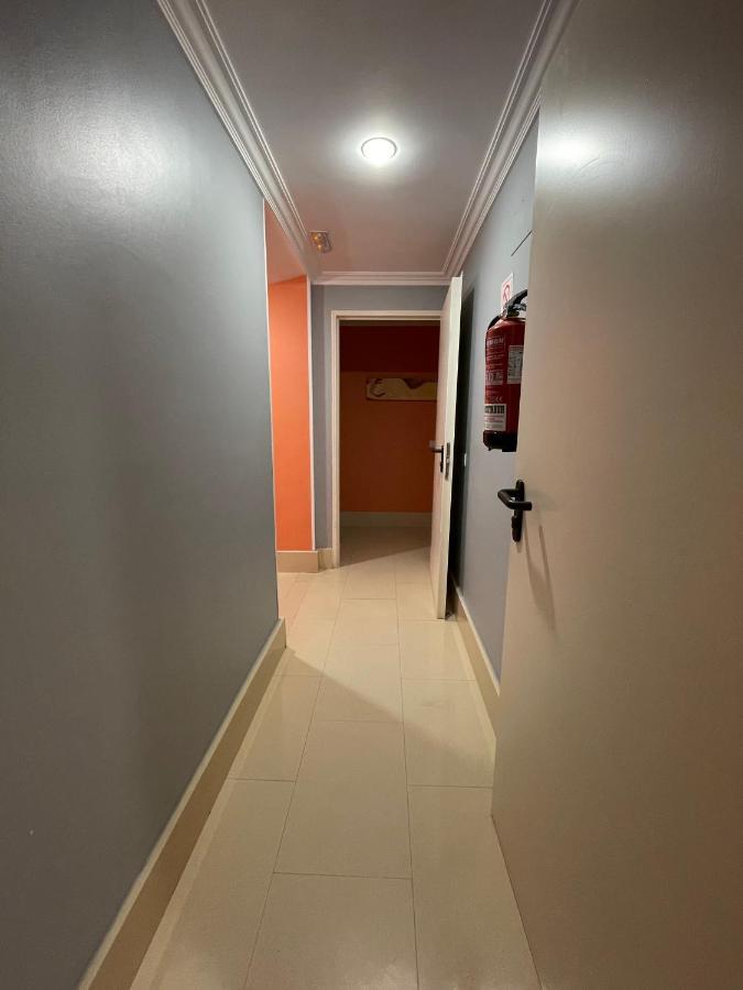 Hostal Santiago 2 Бургос Экстерьер фото
