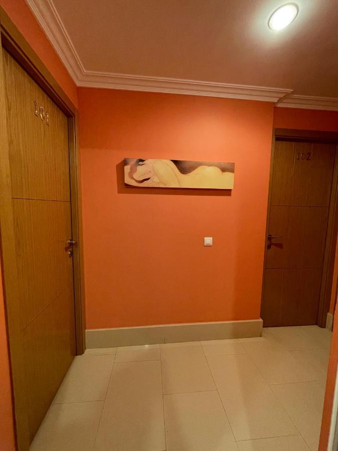 Hostal Santiago 2 Бургос Экстерьер фото