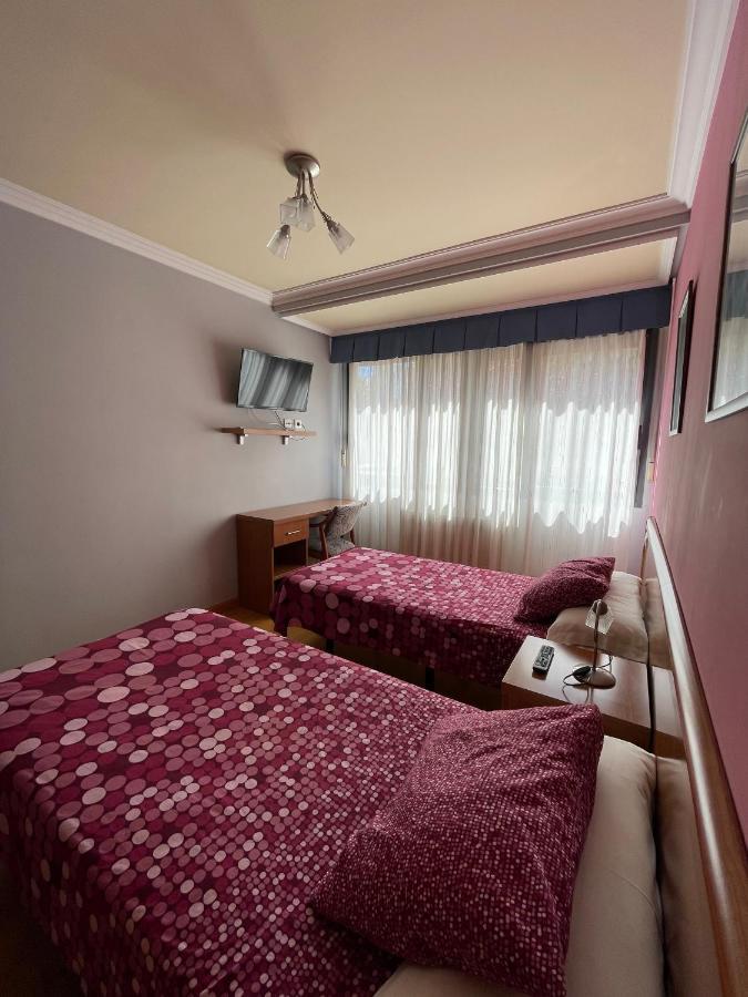 Hostal Santiago 2 Бургос Экстерьер фото