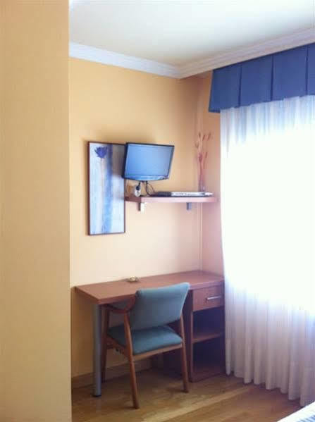 Hostal Santiago 2 Бургос Экстерьер фото